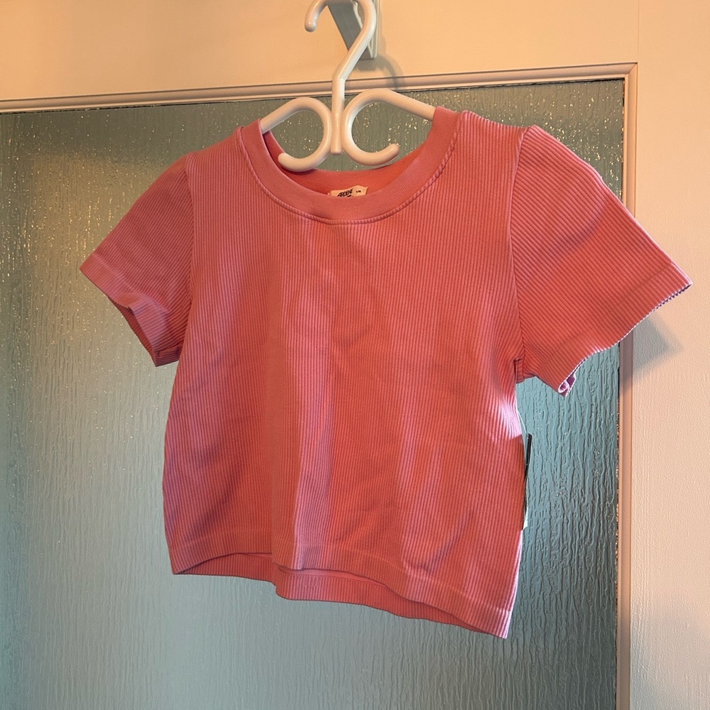 NWT Pink Cropped Activewear T-shirt